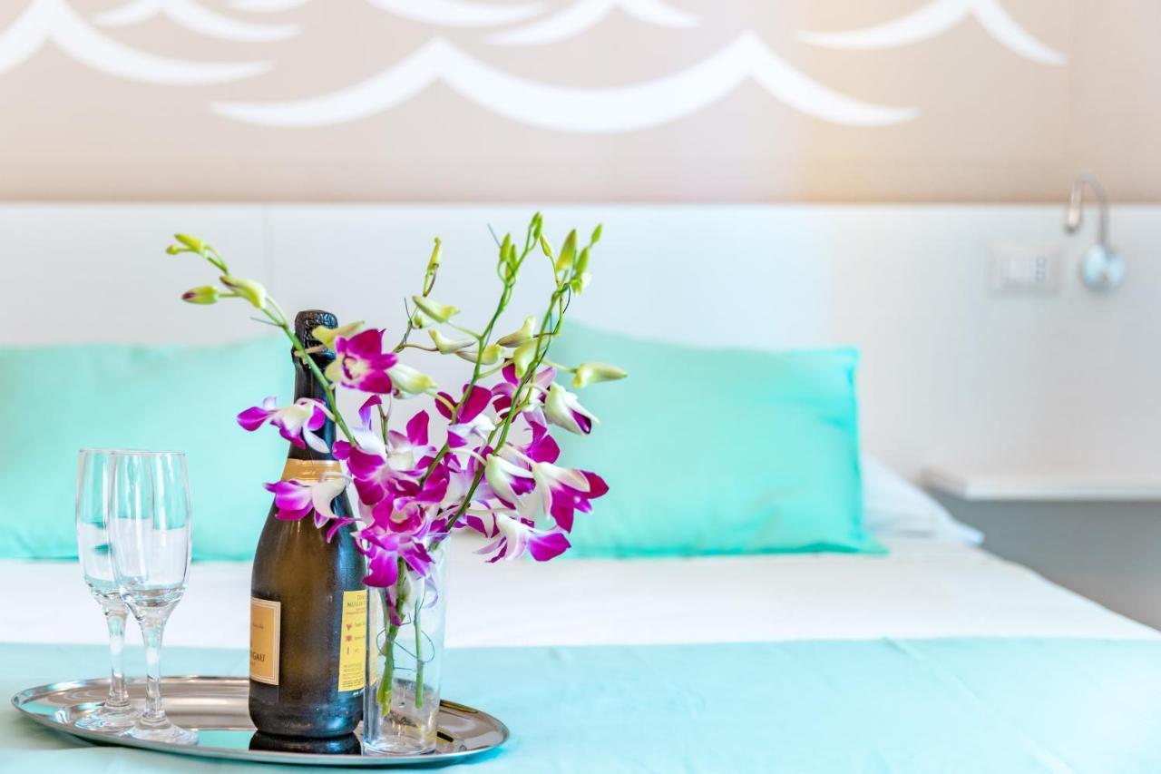 La Smeralda - Boutique Rooms And Breakfast Гольфо-Аранчи Экстерьер фото
